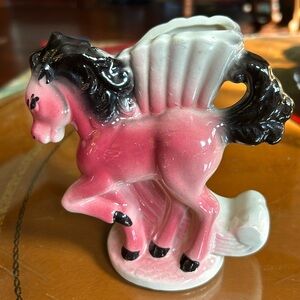Vintage pony cornucopia vase